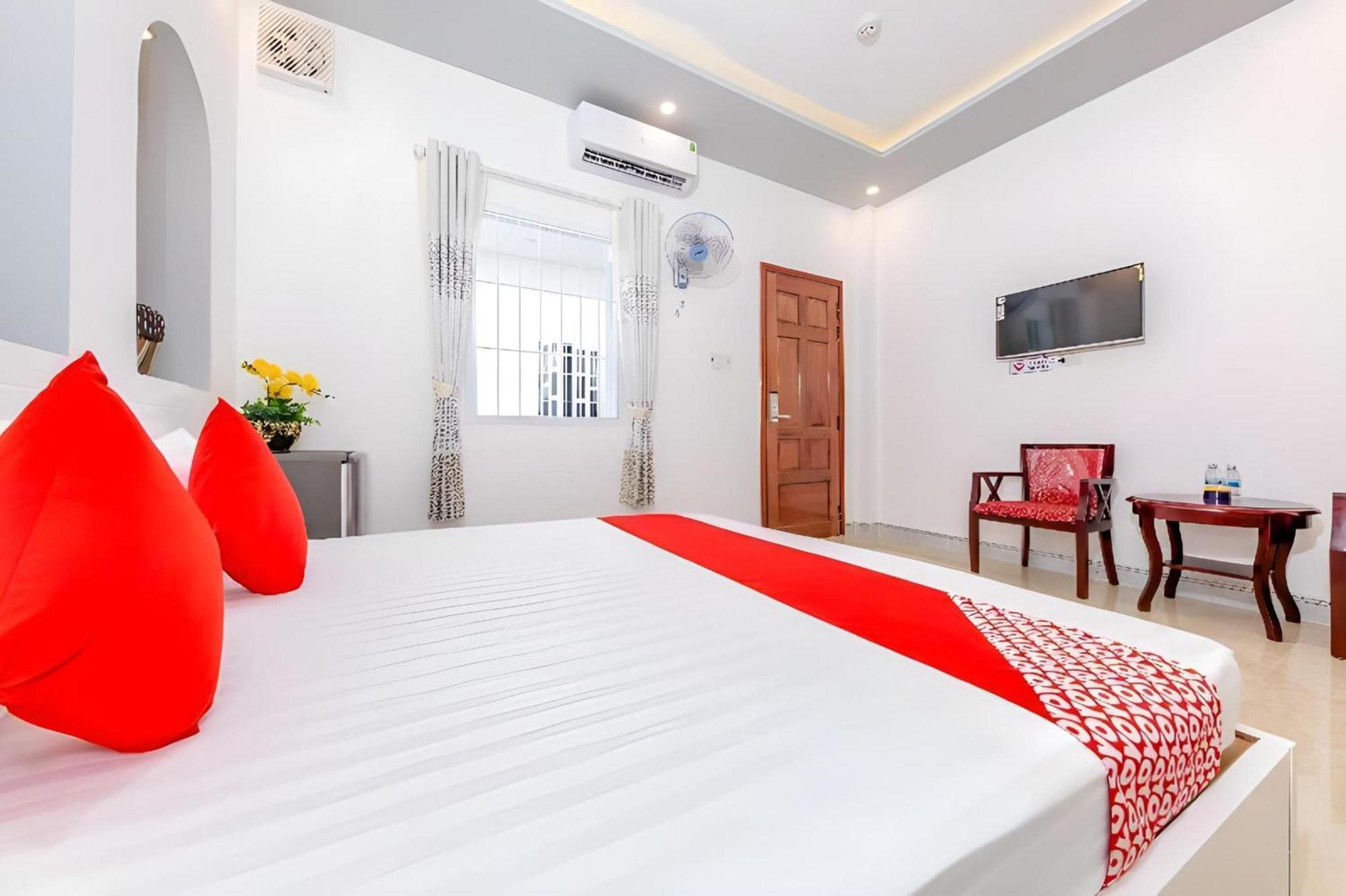 Super Oyo 598 Peony Hotel Камрань Экстерьер фото